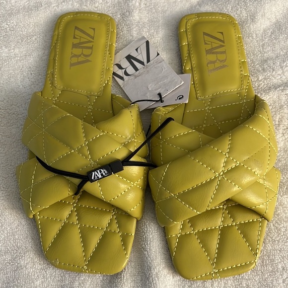 Zara ladies Sandals - Picture 2 of 5